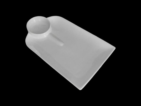 HOE SHAPED PLATE WHITE 26X16.5X3